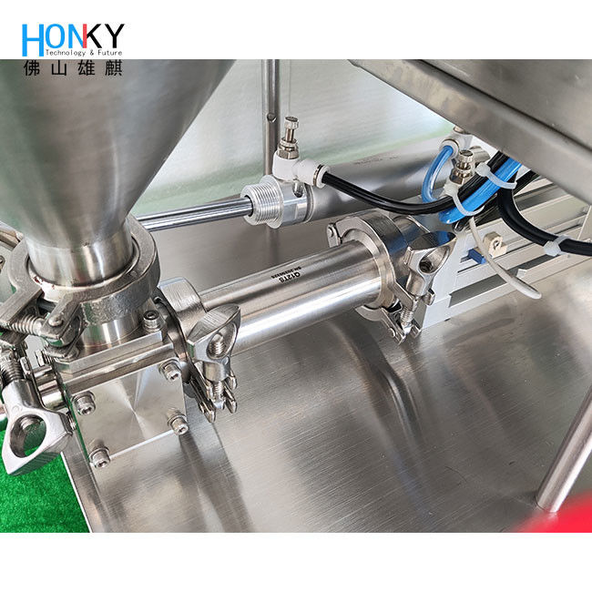 Máquina de llenado de botellas de crema y pasta tipo transportador de escritorio con bomba de pistón Q-R para llenado de botellas de lotes pequeños