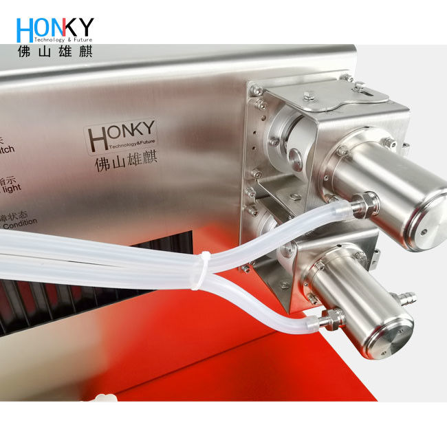 Máquina de llenado de aceite esencial de escritorio de pequeño volumen con conexión de 3 ejes XYZ y precisión ± 0,5% para aceite cosmético