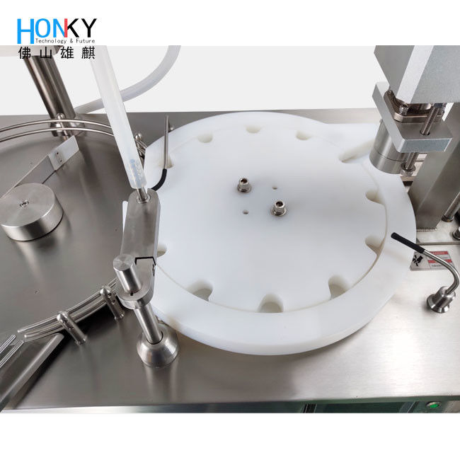Máquina semiautomática de llenado y tapón de vial de 25 BPM de 10 ml con función de enroscamiento de vial para el llenado de aceite esencial